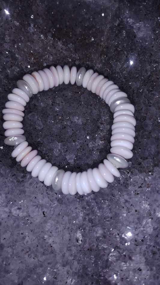 White sage pearl & Queen conch bracelet